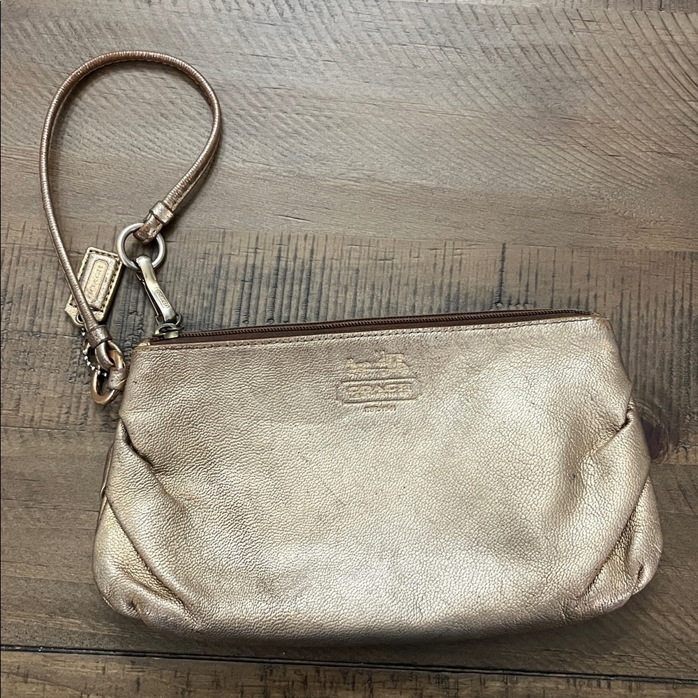 Coach Gold Metallic Wristlet vintage pebble‎ leather